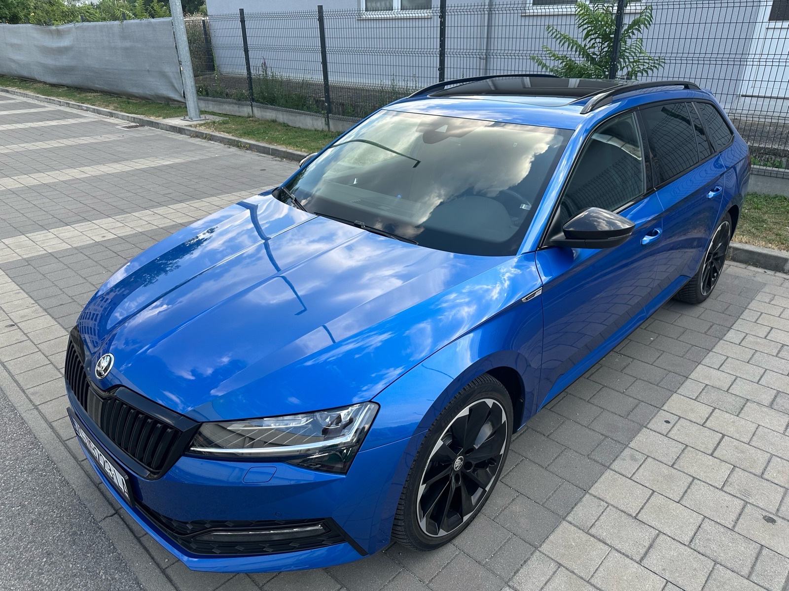 Škoda Superb Sportline 2.0 TDI DSG – PANO/MATRIX/360° –, fotografija 1
