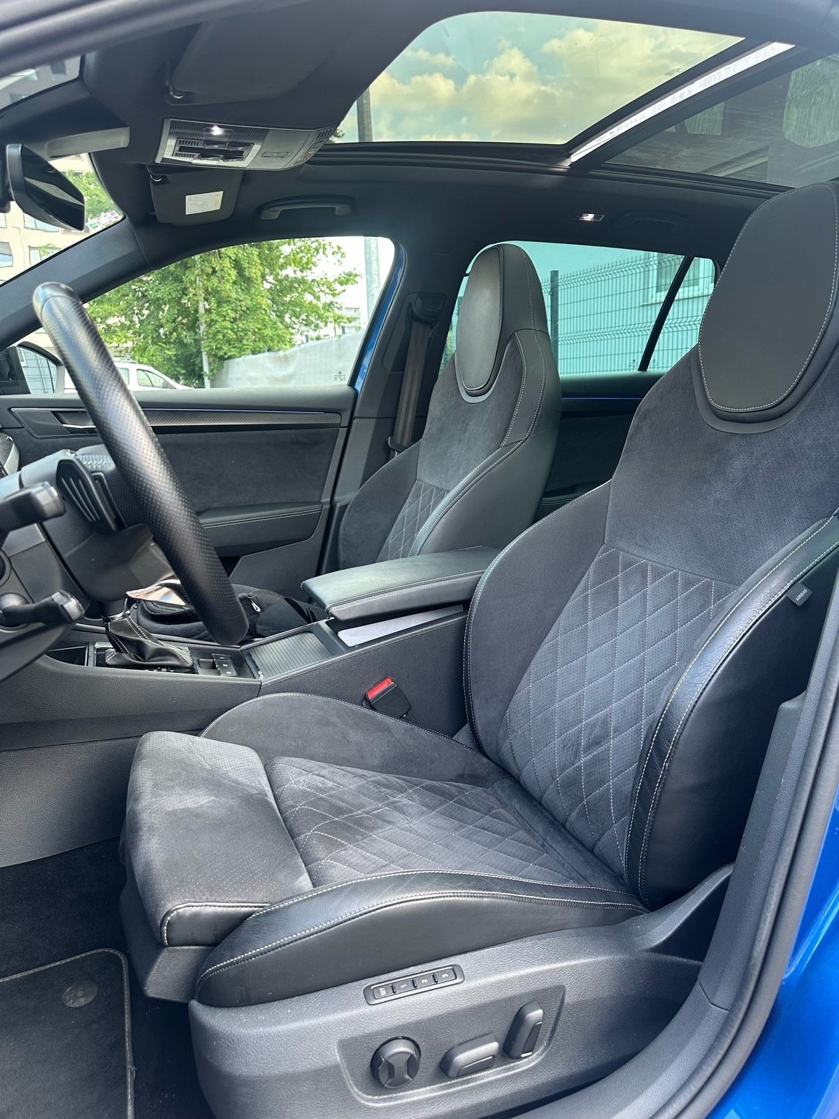 Škoda Superb Sportline 2.0 TDI DSG – PANO/MATRIX/360° –, fotografija 9