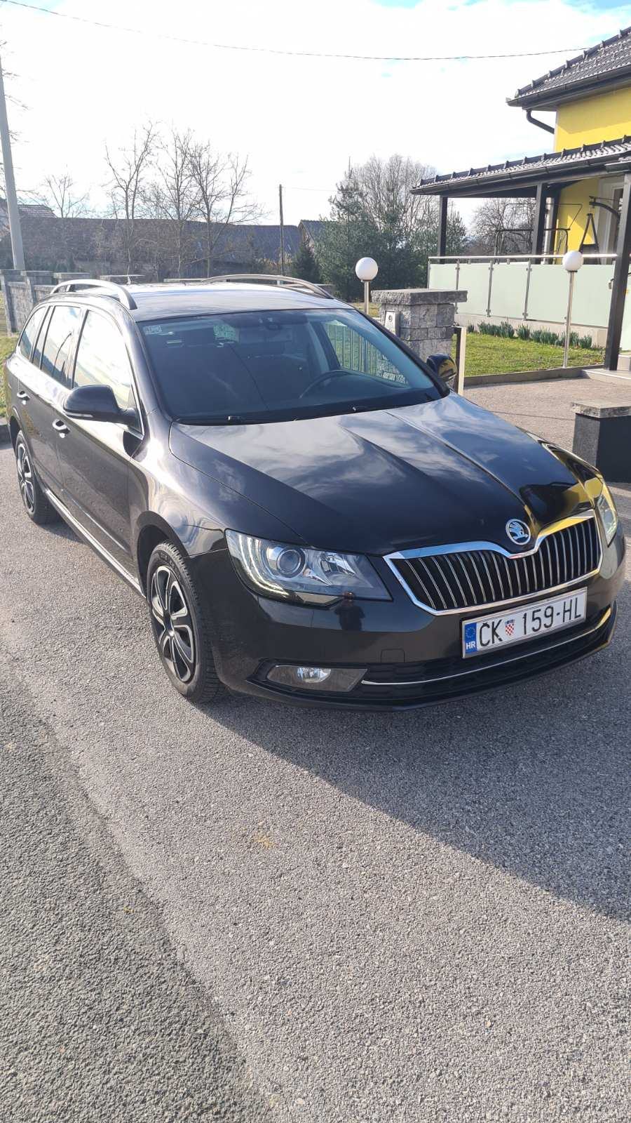 Škoda Superb Combi 2,0 TDI automatik, fotografija 3
