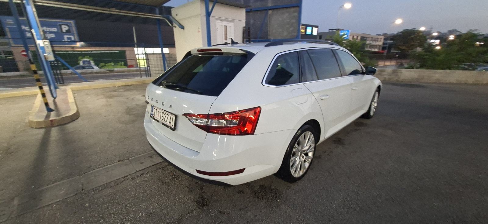 Škoda Superb Combi 2,0 TDI automatik, fotografija 6