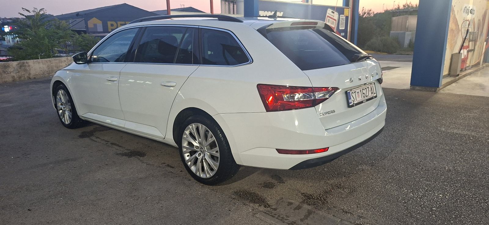 Škoda Superb Combi 2,0 TDI automatik, fotografija 5