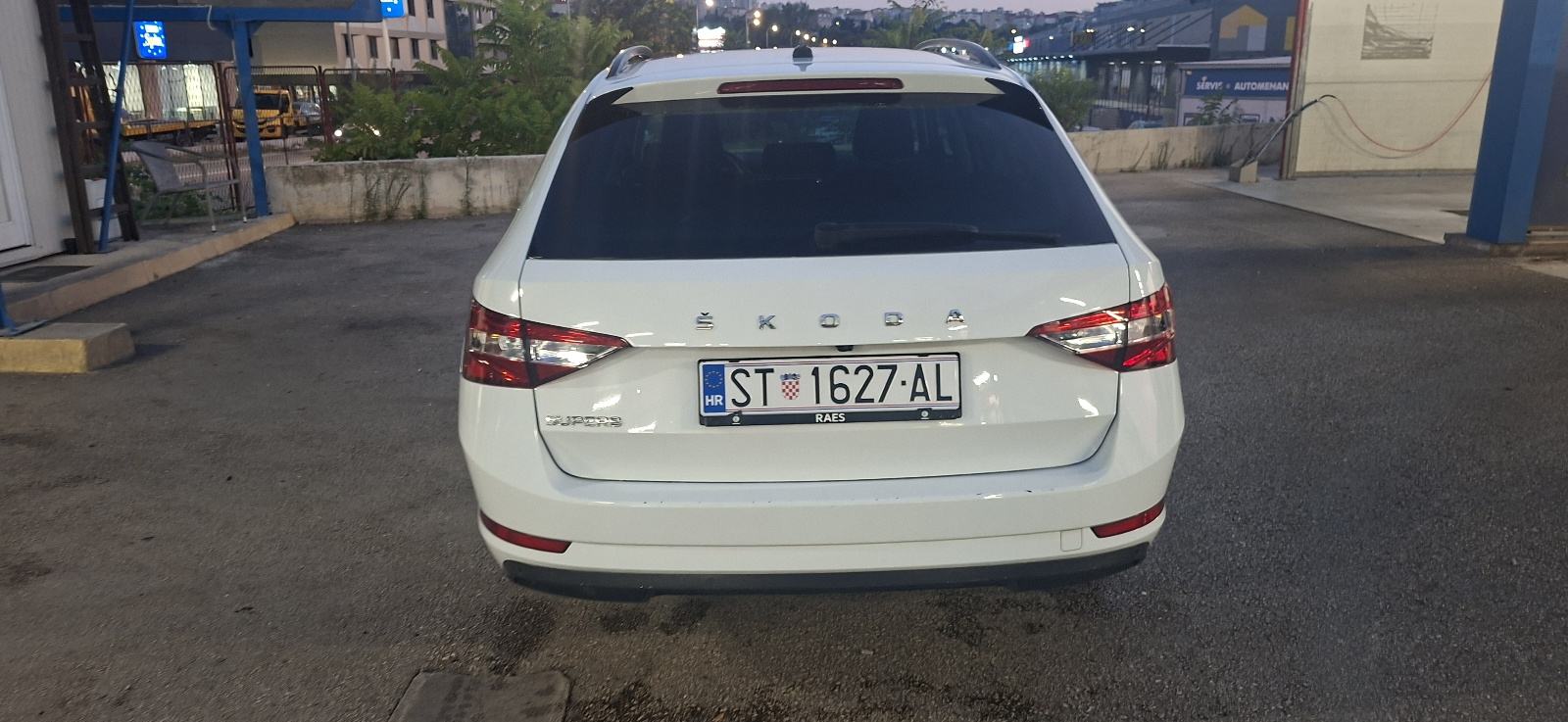 Škoda Superb Combi 2,0 TDI automatik, fotografija 7