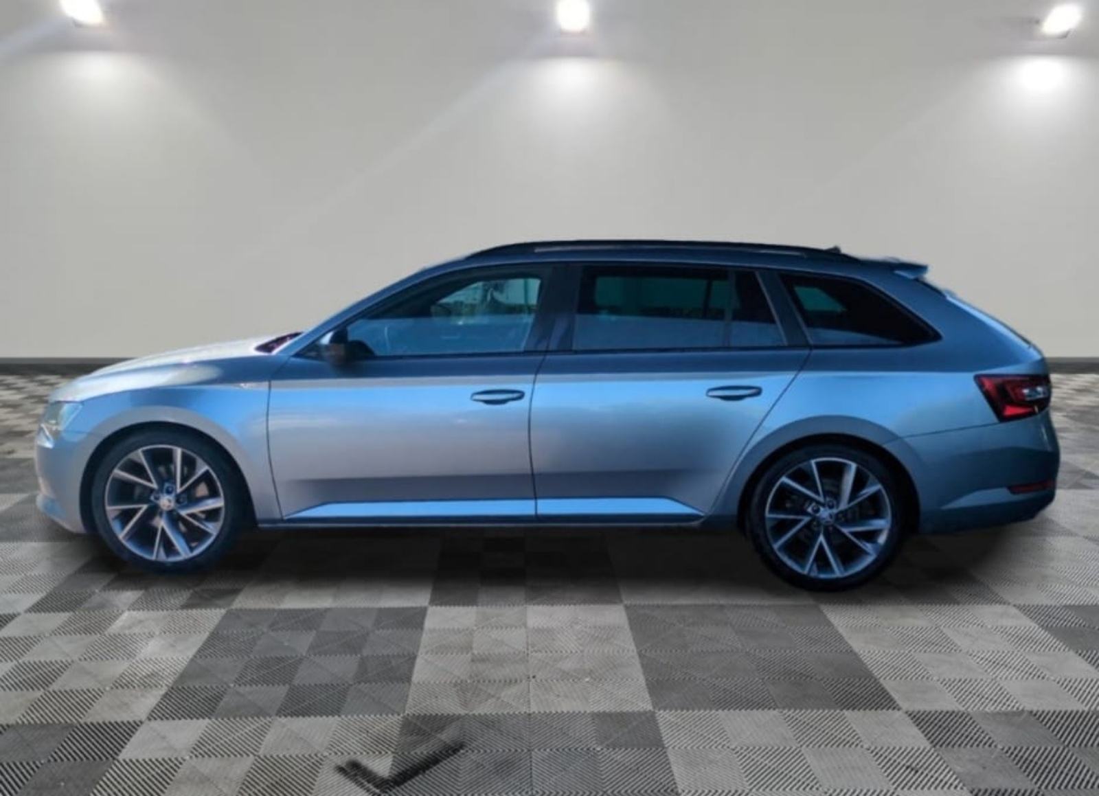 Škoda Superb Combi 2,0 TDI AUTOMATIK#Sport Line#Servisna#LEASING, fotografija 2