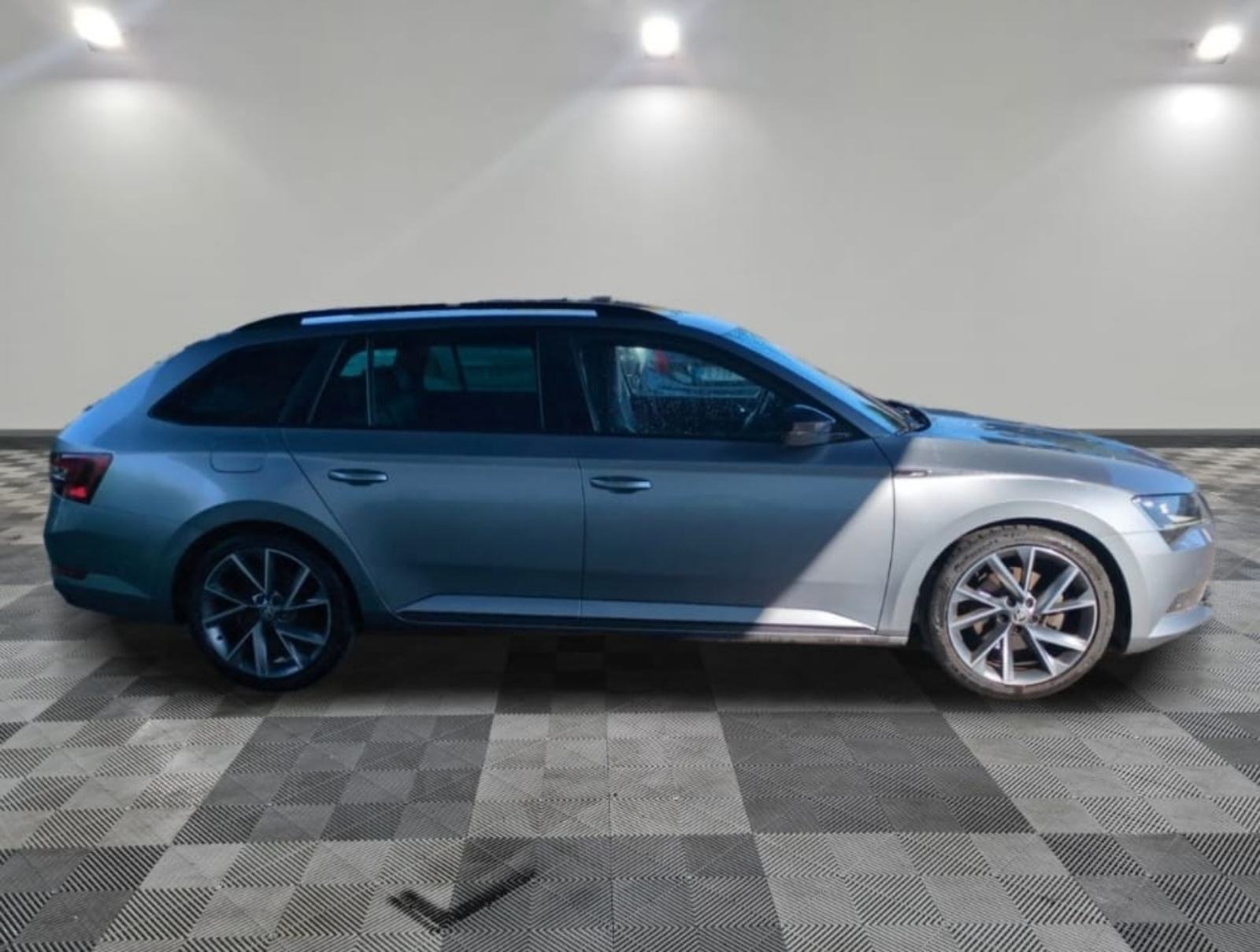 Škoda Superb Combi 2,0 TDI AUTOMATIK#Sport Line#Servisna#LEASING, fotografija 4