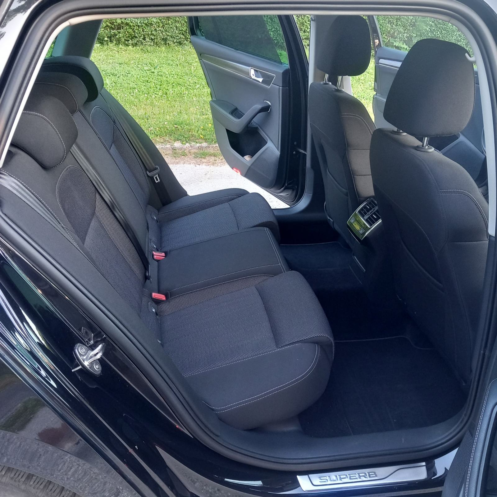 Škoda Superb Combi 2,0 TDI, DSG, 1. vl. 2021.g. Veliki servis, kasko, fotografija 10