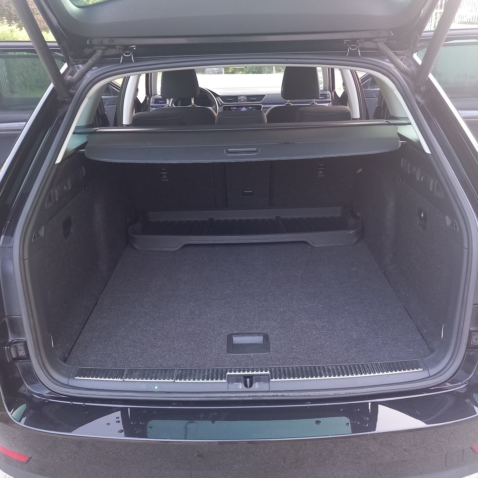 Škoda Superb Combi 2,0 TDI, DSG, 1. vl. 2021.g. Veliki servis, kasko, fotografija 11