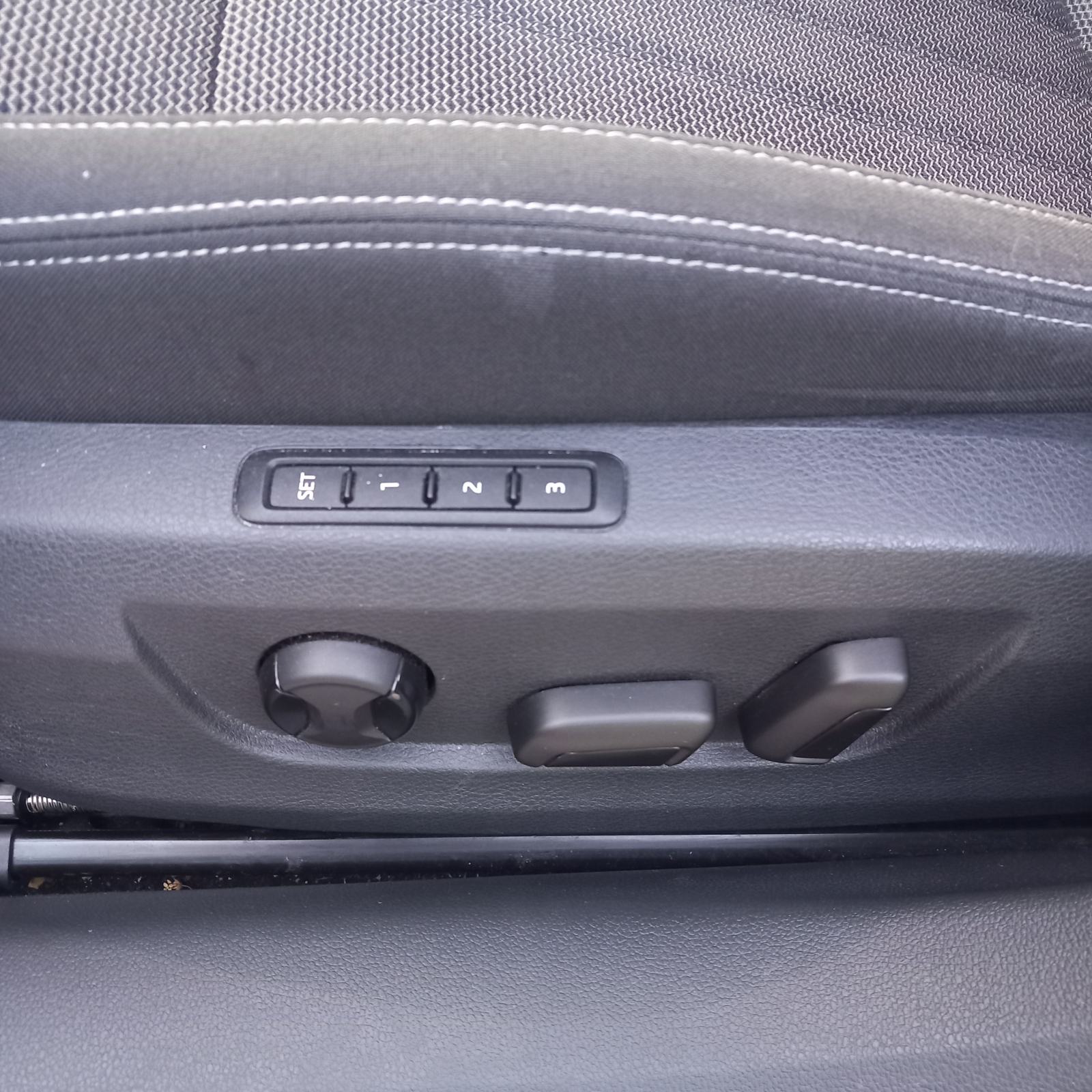 Škoda Superb Combi 2,0 TDI, DSG, 1. vl. 2021.g. Veliki servis, kasko, fotografija 17