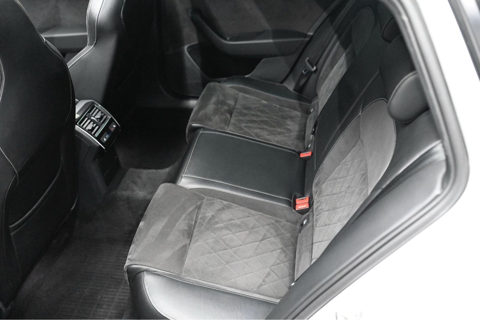 Škoda Superb Combi 2,0 TDI,Dsg,4x4, FULL.. ODLIČAN!!!, fotografija 9