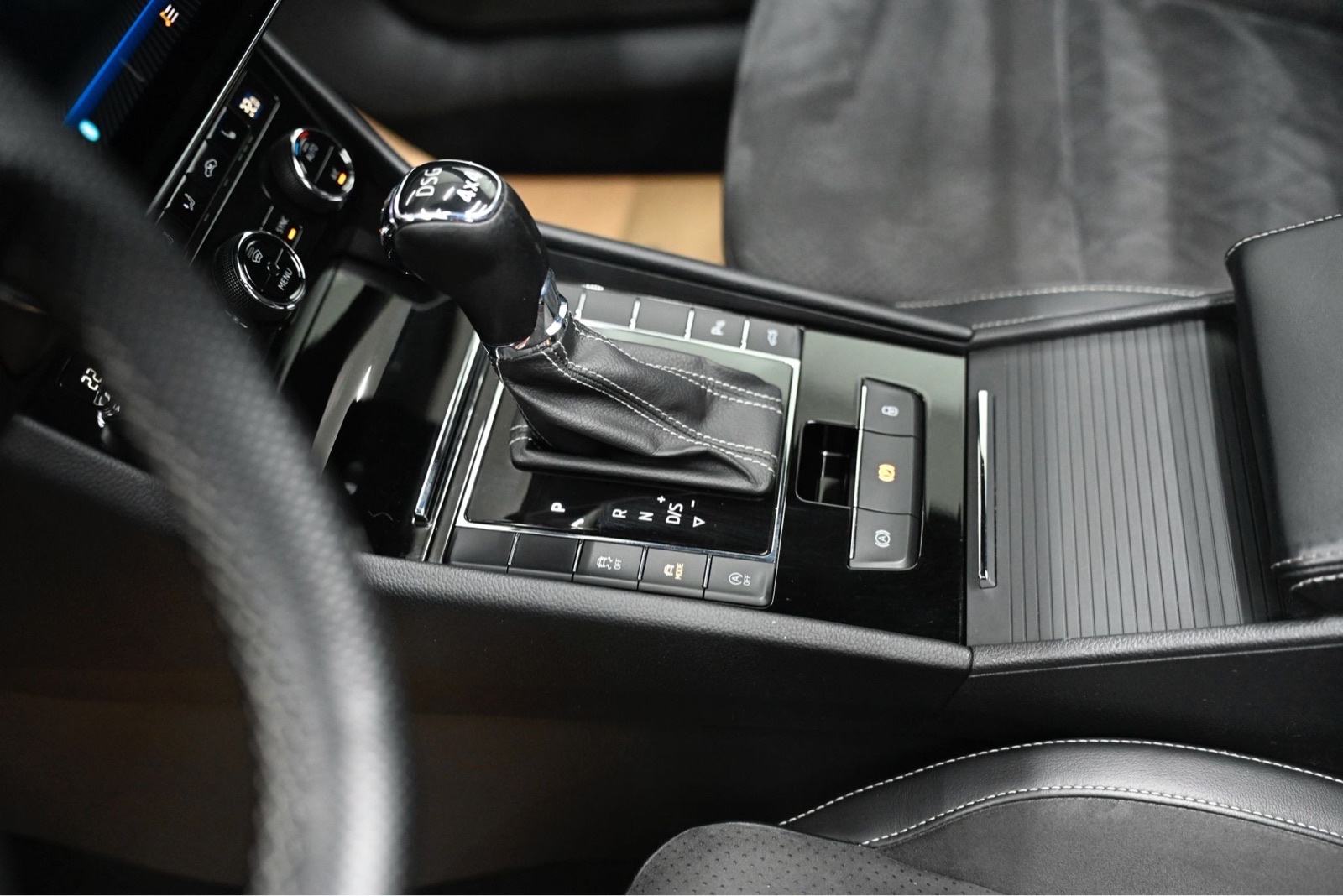 Škoda Superb Combi 2,0 TDI,Dsg,4x4, FULL.. ODLIČAN!!!, fotografija 10