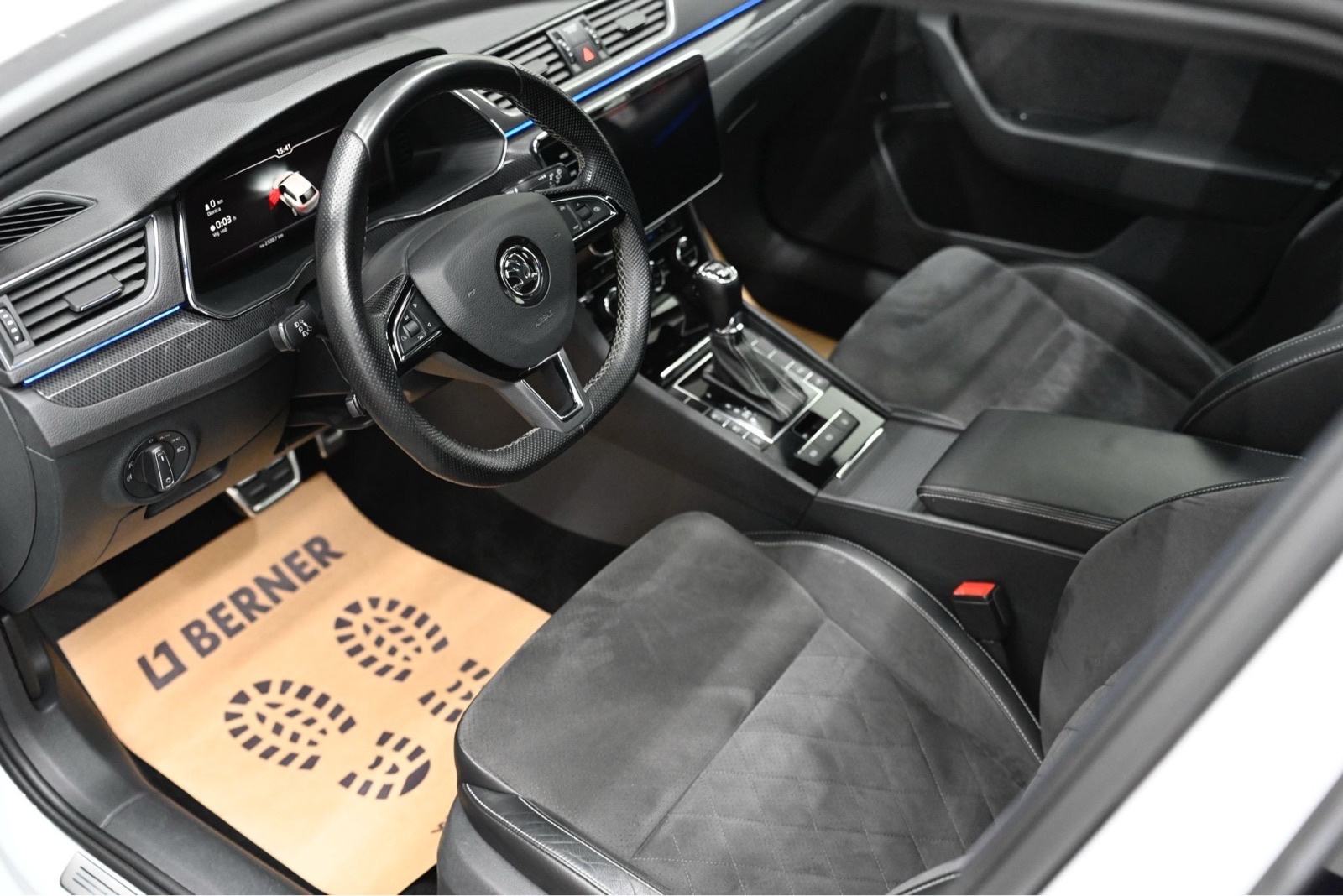 Škoda Superb Combi 2,0 TDI,Dsg,4x4, FULL.. ODLIČAN!!!, fotografija 11