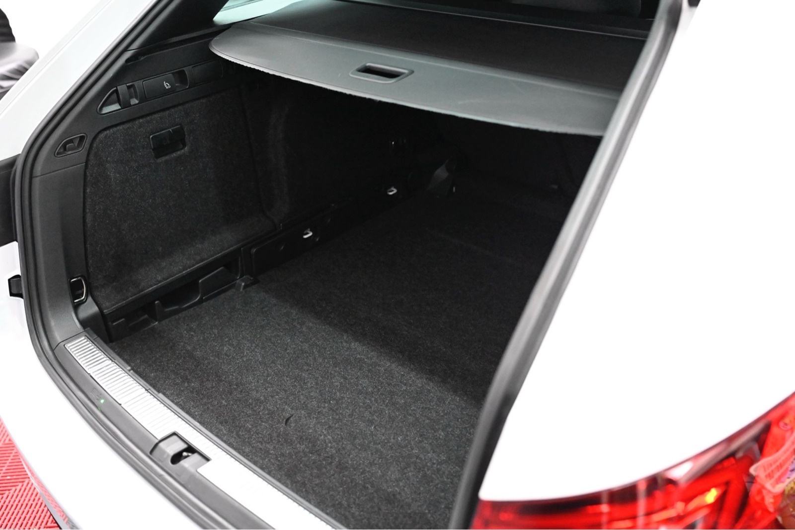 Škoda Superb Combi 2,0 TDI,Dsg,4x4, FULL.. ODLIČAN!!!, fotografija 13
