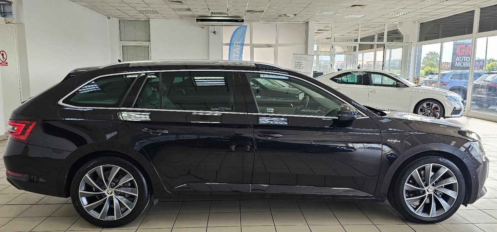 Škoda Superb Combi 2,0 TDI automatik Laurin&Klement 190ks, fotografija 7