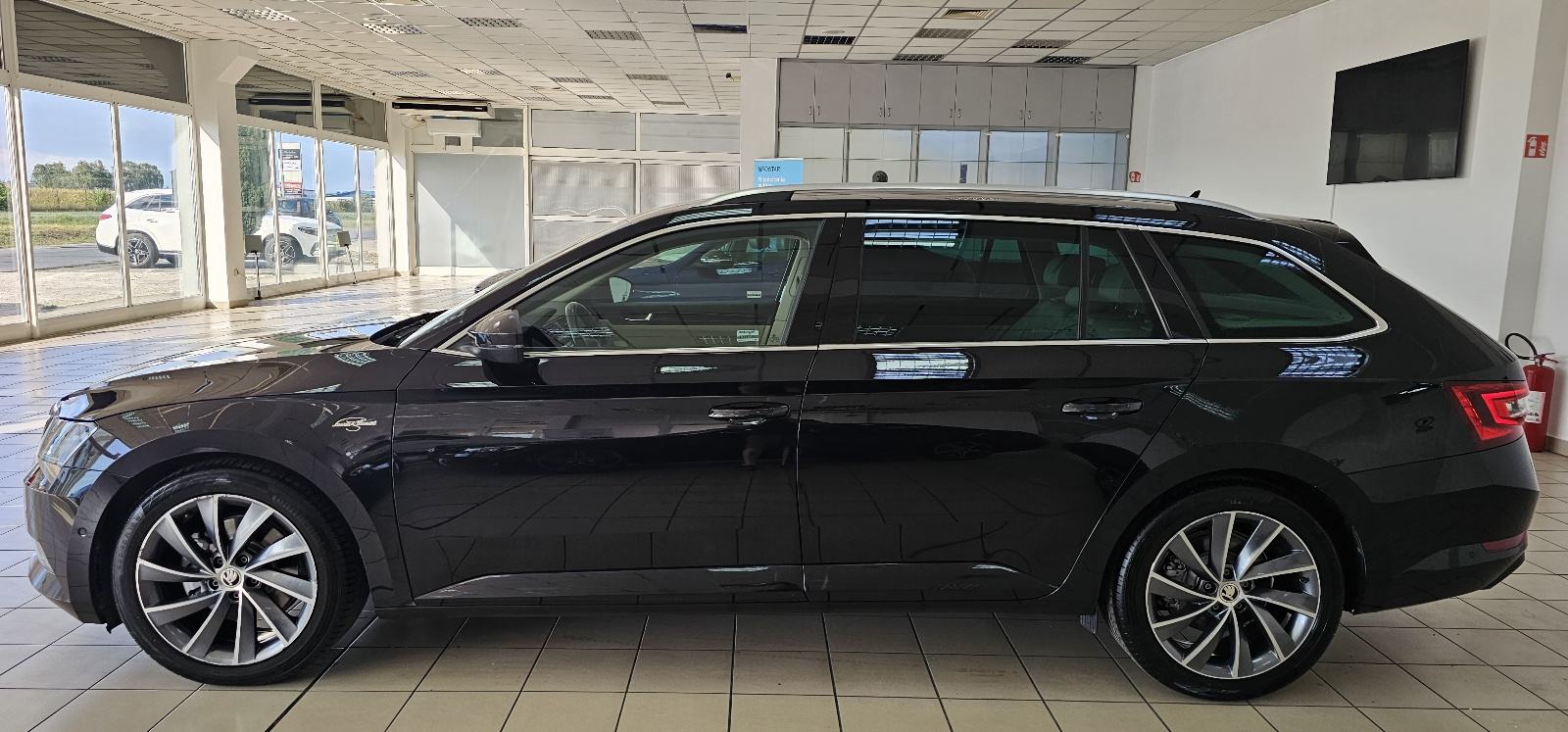 Škoda Superb Combi 2,0 TDI automatik Laurin&Klement 190ks, fotografija 8