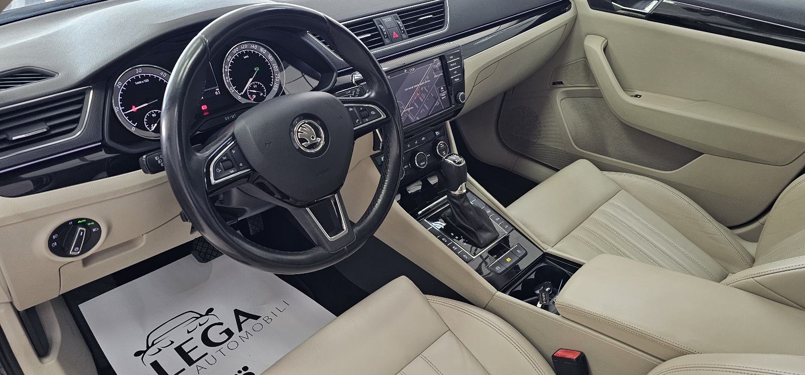 Škoda Superb Combi 2,0 TDI automatik Laurin&Klement 190ks, fotografija 12