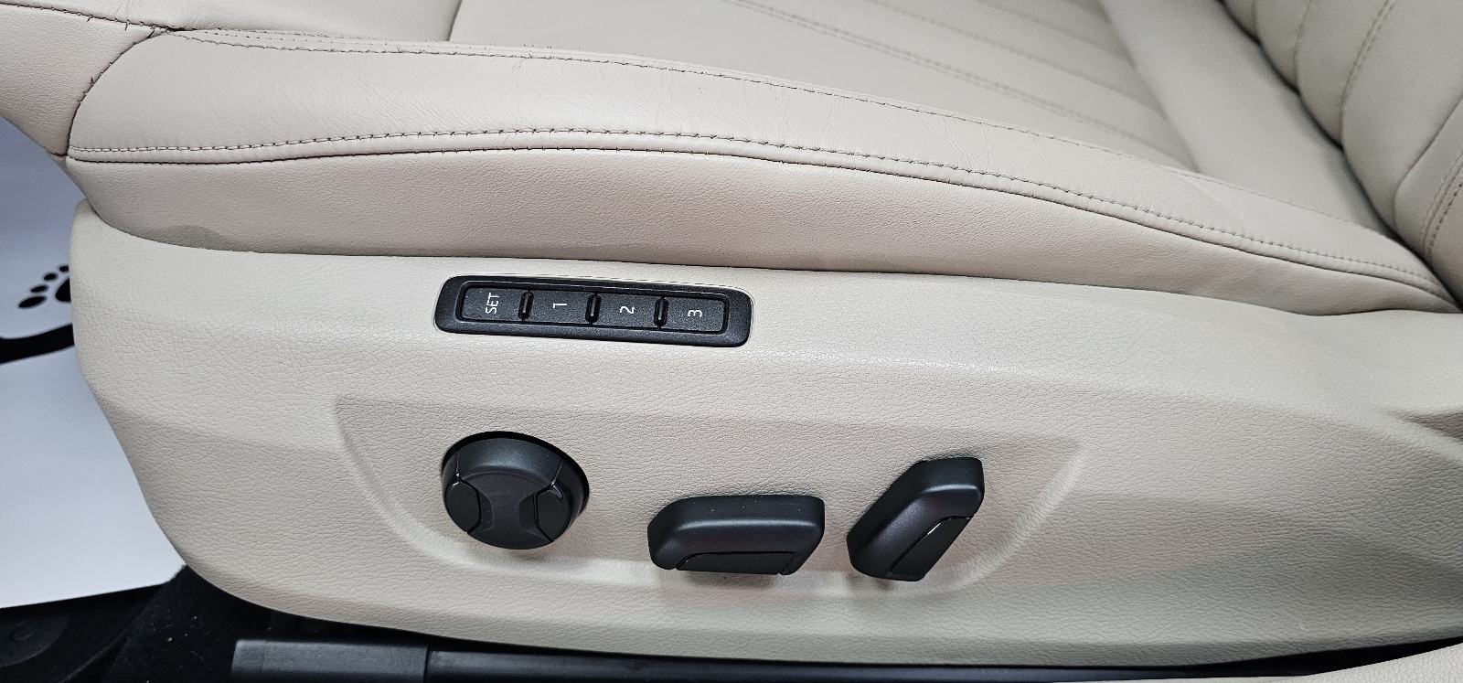 Škoda Superb Combi 2,0 TDI automatik Laurin&Klement 190ks, fotografija 13