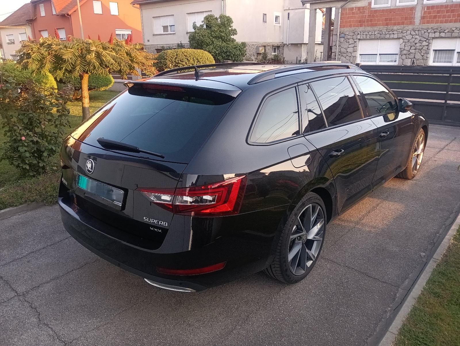Škoda Superb 2,0 TDI DSG automatik, fotografija 5