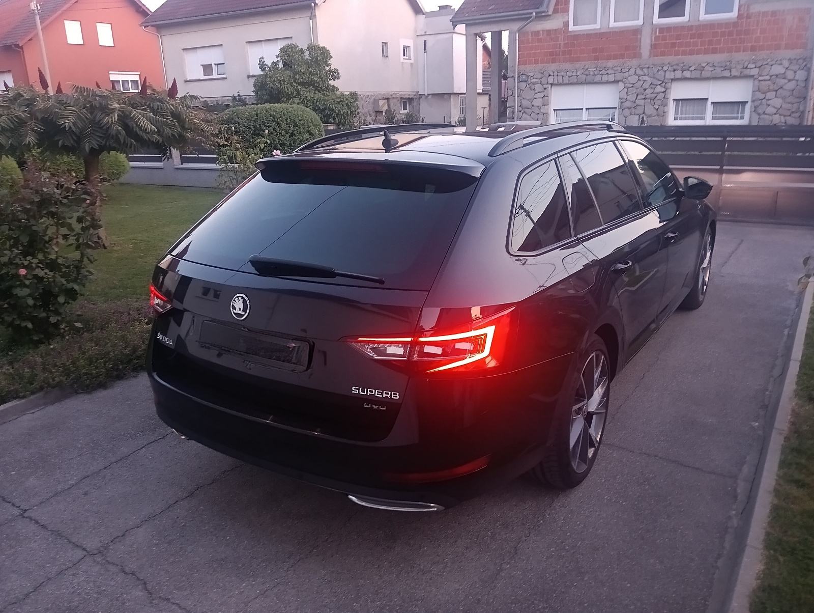 Škoda Superb 2,0 TDI DSG automatik, fotografija 8