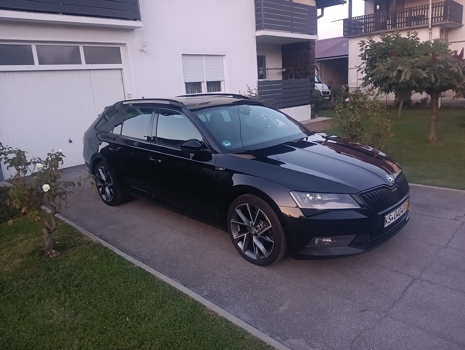 Škoda Superb 2,0 TDI DSG automatik, fotografija 2