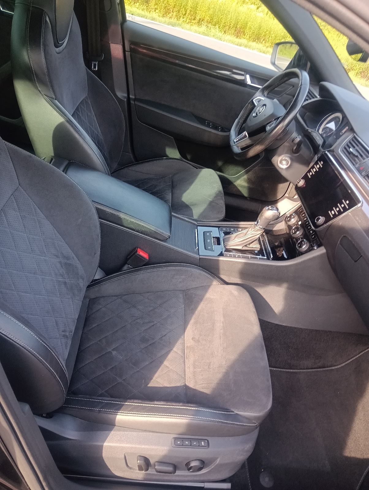 Škoda Superb 2,0 TDI DSG automatik, fotografija 19