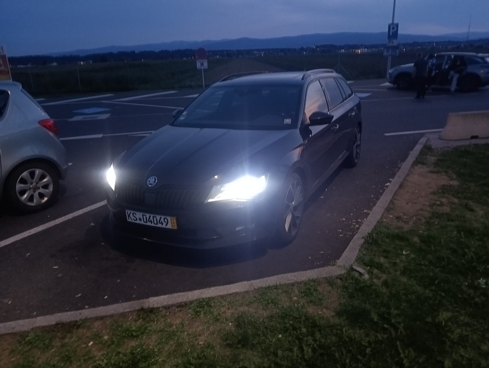 Škoda Superb 2,0 TDI DSG automatik, fotografija 9