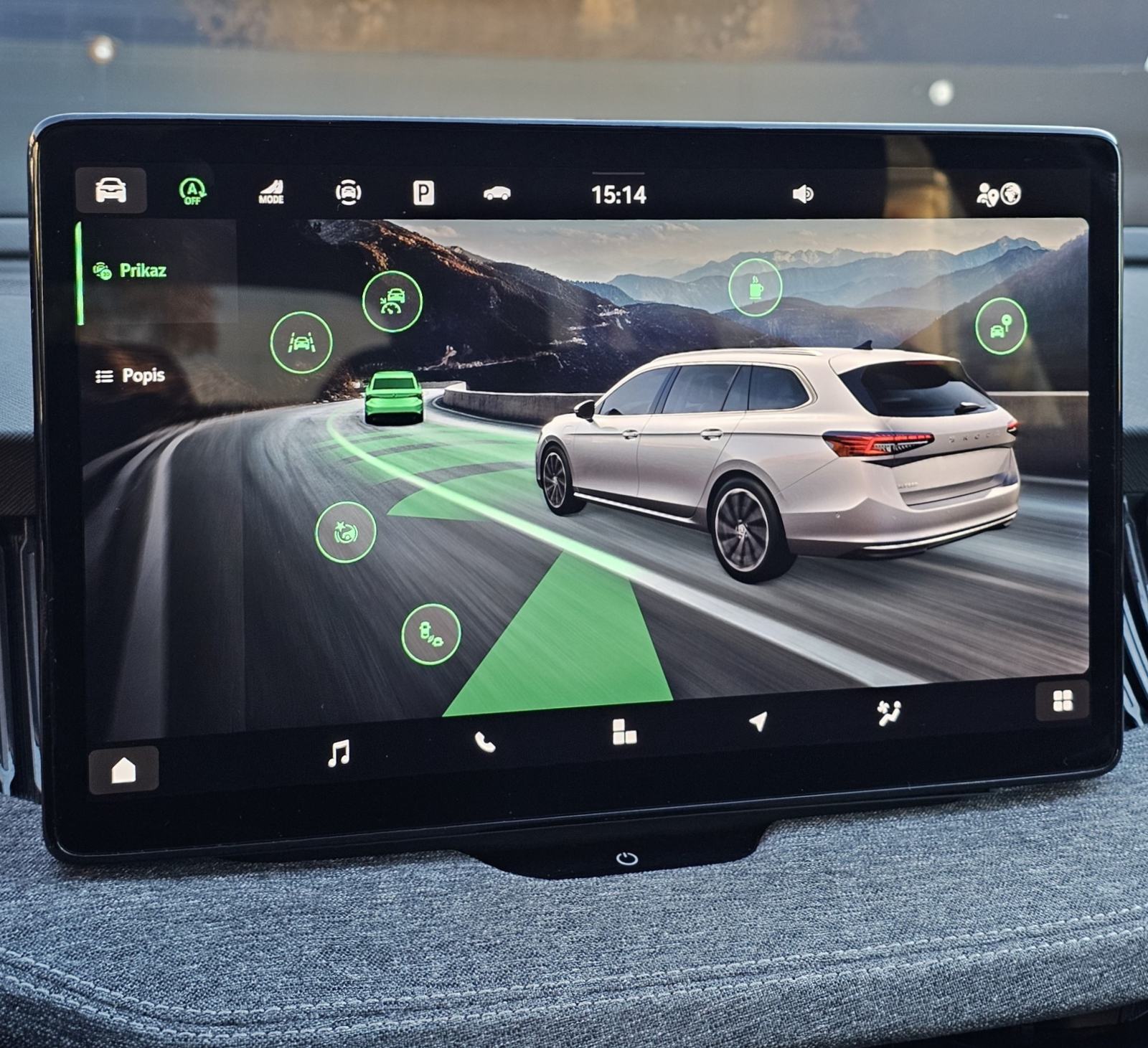Škoda Superb Combi 2,0 TDI DSG, fotografija 14