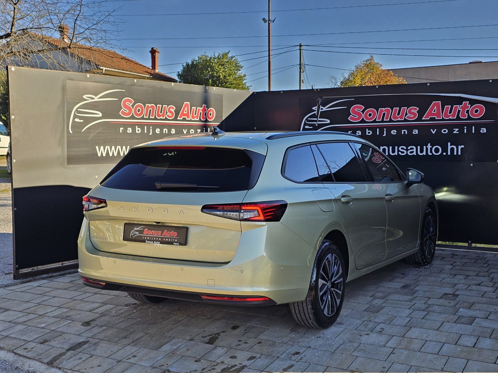 Škoda Superb Combi 2,0 TDI DSG, fotografija 5