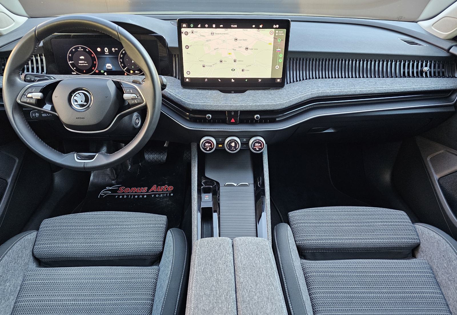 Škoda Superb Combi 2,0 TDI DSG, fotografija 8