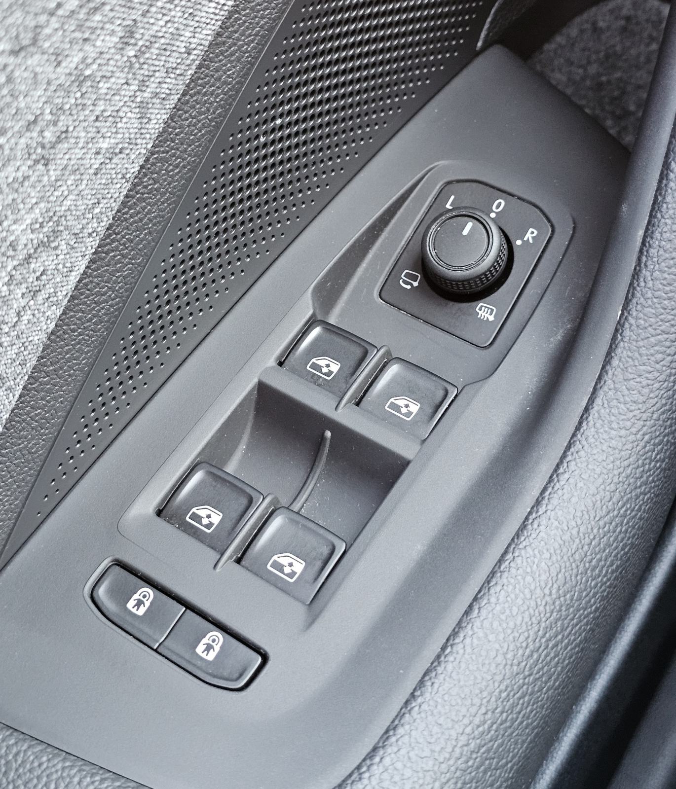 Škoda Superb Combi 2,0 TDI DSG, fotografija 10