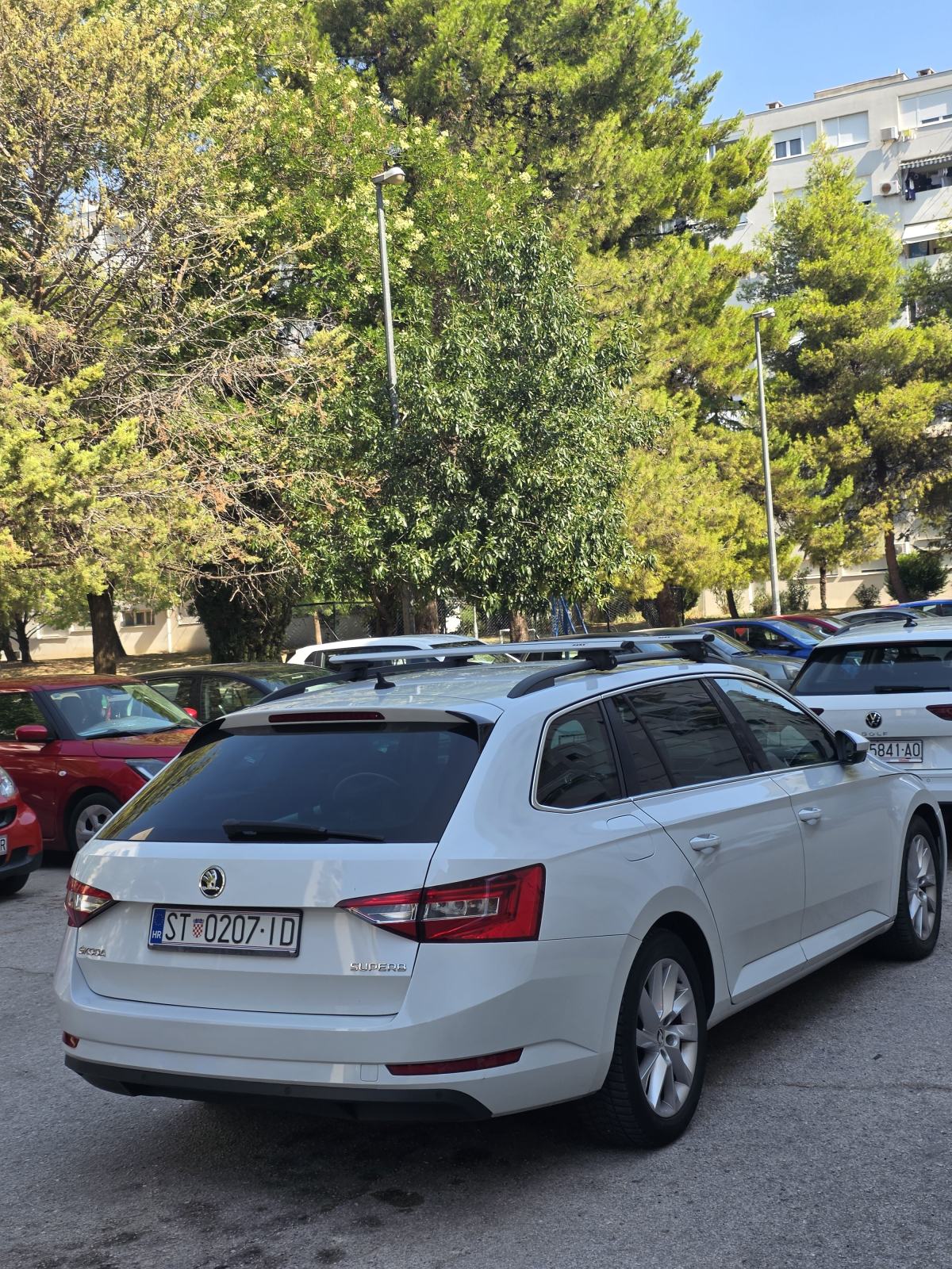 Škoda Superb Combi 2,0 TDI "" DSG "" PERLA BOJA, fotografija 4