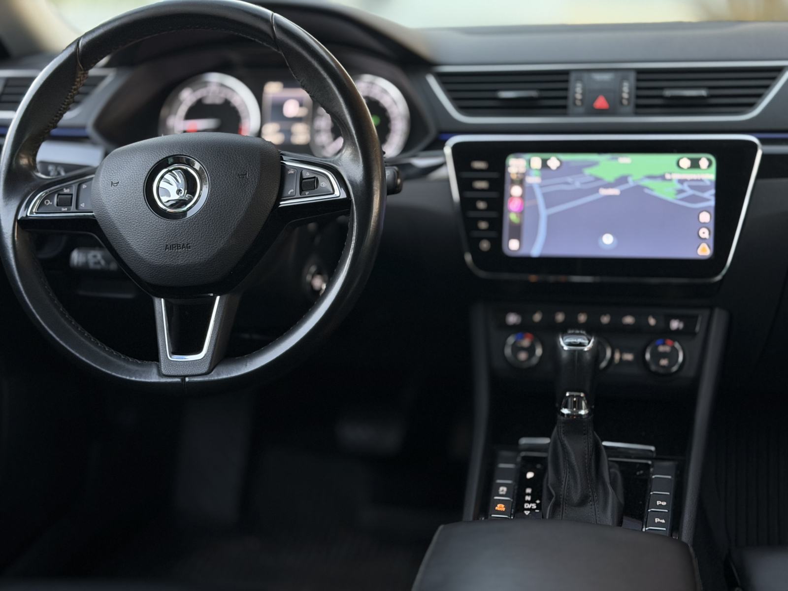 Škoda Superb Combi 2,0 TDI DSG, fotografija 12