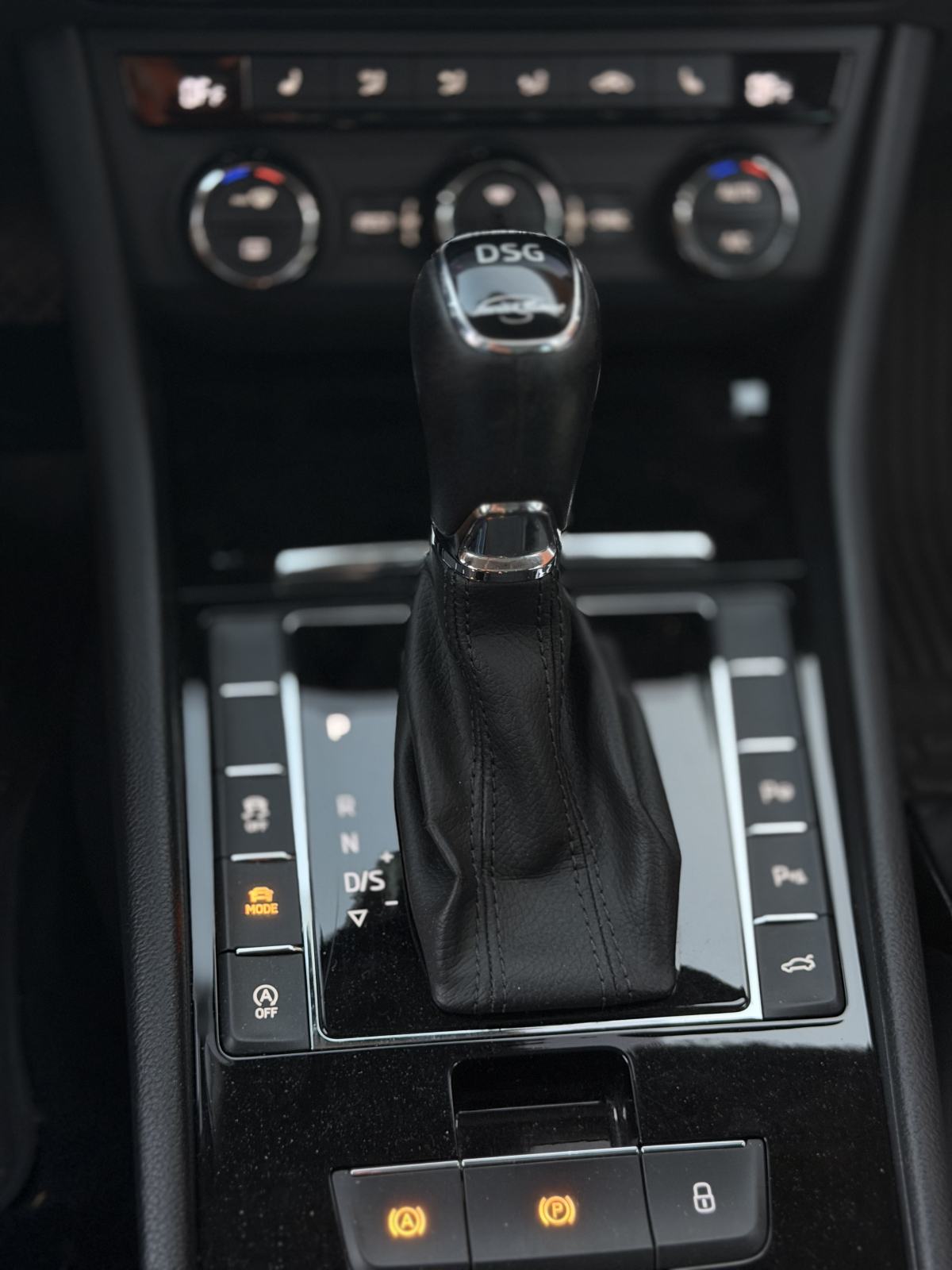 Škoda Superb Combi 2,0 TDI DSG, fotografija 11