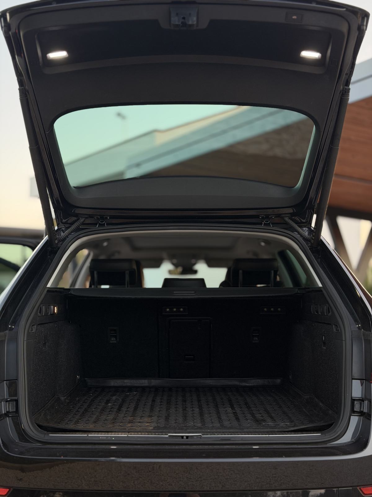 Škoda Superb Combi 2,0 TDI DSG, fotografija 7