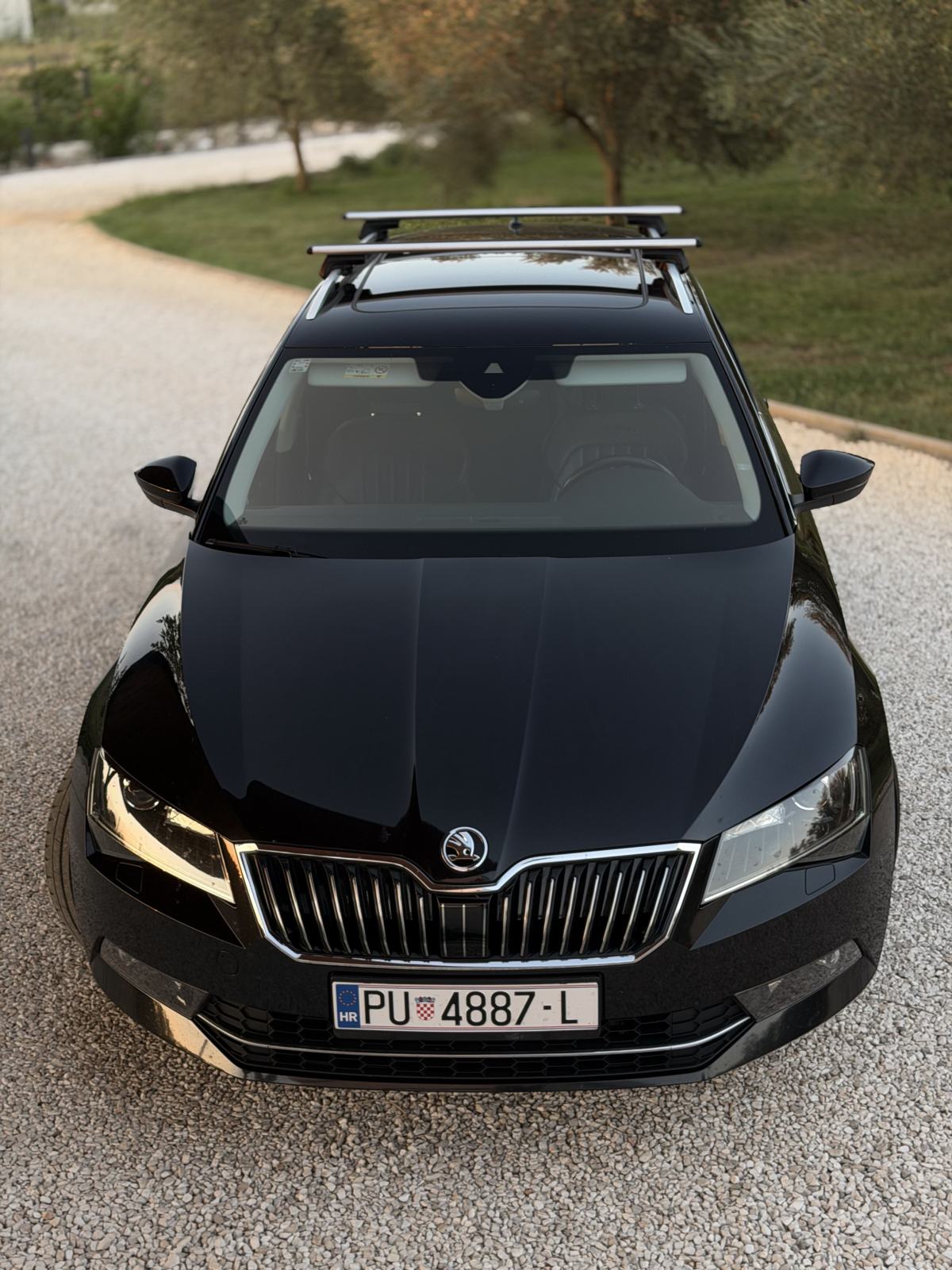Škoda Superb Combi 2,0 TDI DSG, fotografija 3