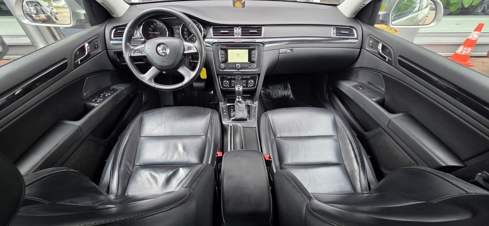 Škoda Superb Combi 2,0 TDI DSG, BI-XENON, AUT. KLIMA, NAVI, REG 04/27., fotografija 20