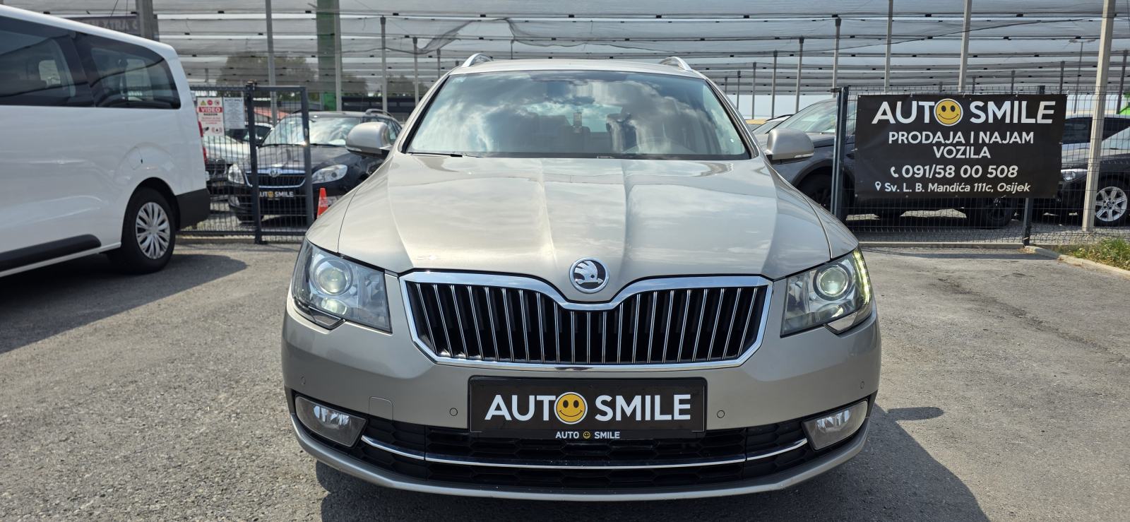 Škoda Superb Combi 2,0 TDI DSG, BI-XENON, AUT. KLIMA, NAVI, REG 04/27., fotografija 3