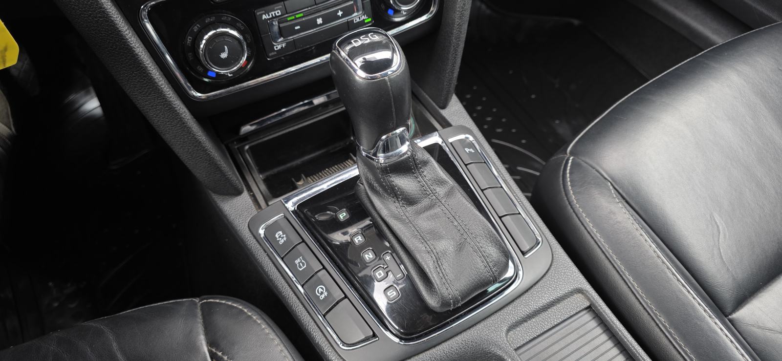 Škoda Superb Combi 2,0 TDI DSG, BI-XENON, AUT. KLIMA, NAVI, REG 04/27., fotografija 16