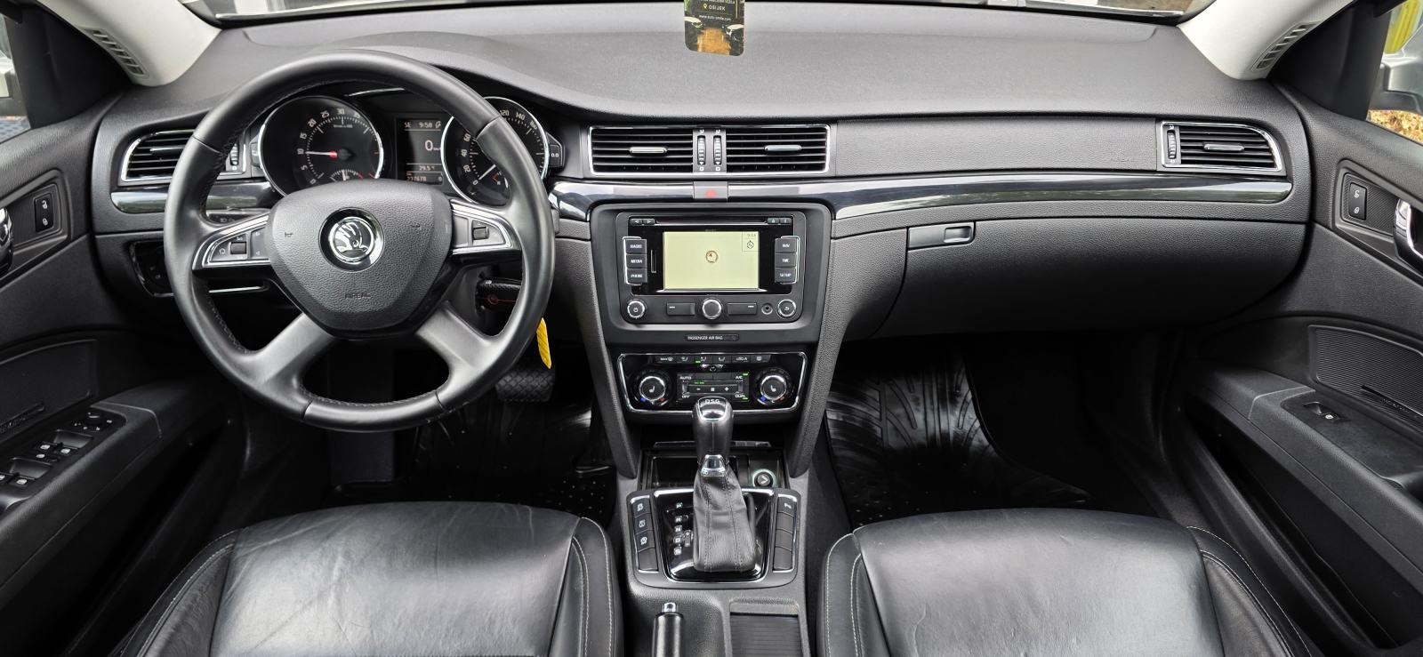 Škoda Superb Combi 2,0 TDI DSG, BI-XENON, AUT. KLIMA, NAVI, REG 04/27., fotografija 15