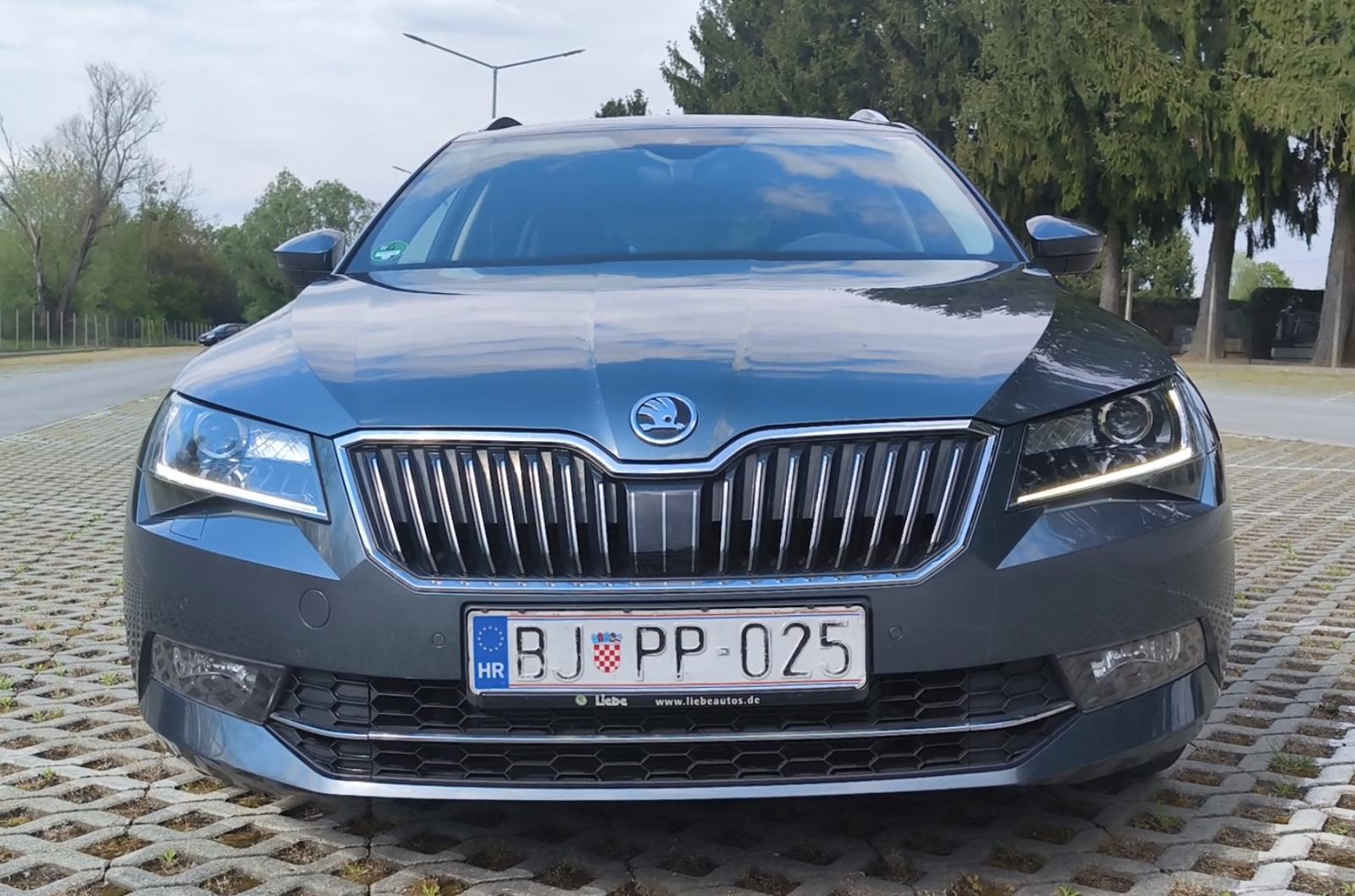 Škoda Superb Combi 2,0 TDi, DSG, Virtual, 140kw, EKSTRA STANJE, fotografija 3