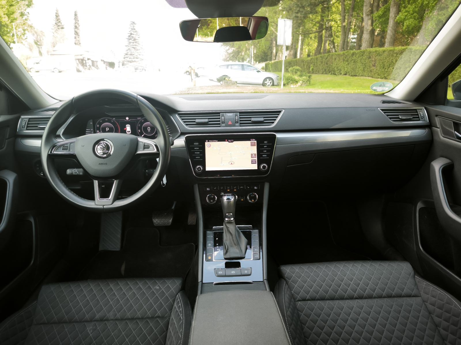 Škoda Superb Combi 2,0 TDi, DSG, Virtual, 140kw, EKSTRA STANJE, fotografija 17