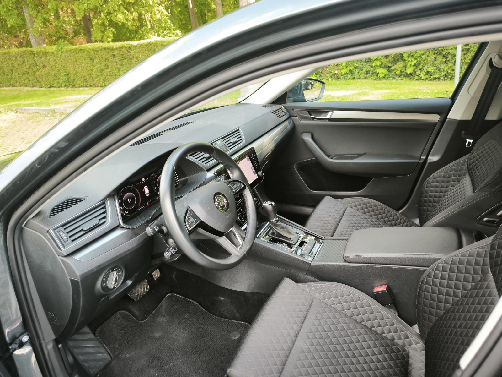 Škoda Superb Combi 2,0 TDi, DSG, Virtual, 140kw, EKSTRA STANJE, fotografija 18