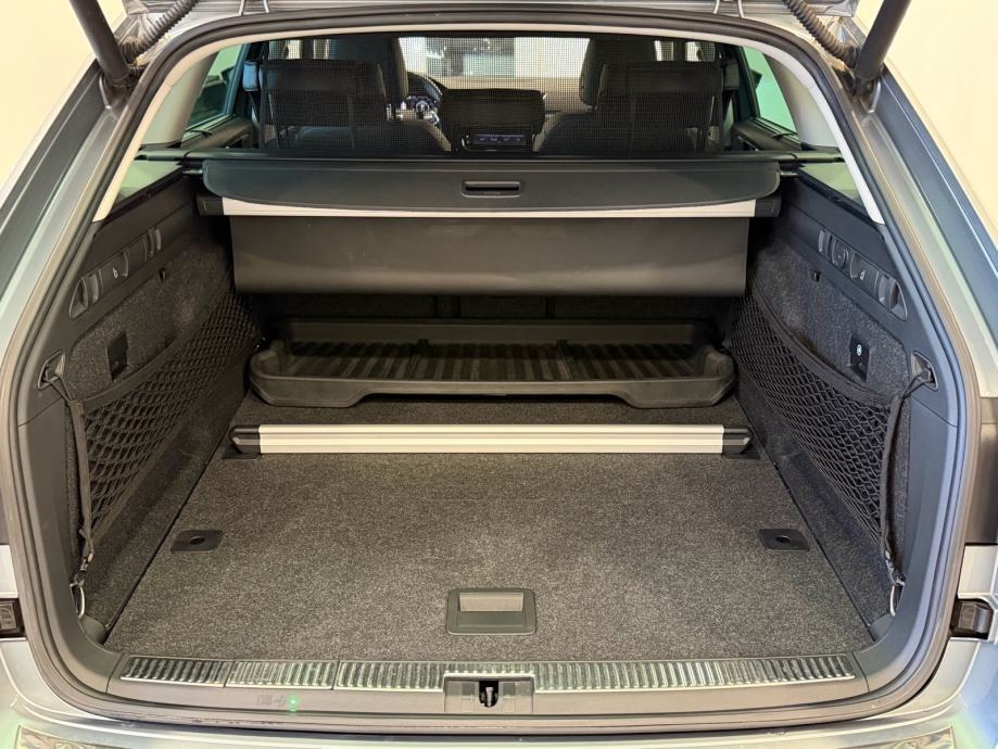 Škoda Superb Combi 2,0 TDI LEASING BEZ UČEŠĆA I BEZ JAMACA, fotografija 12