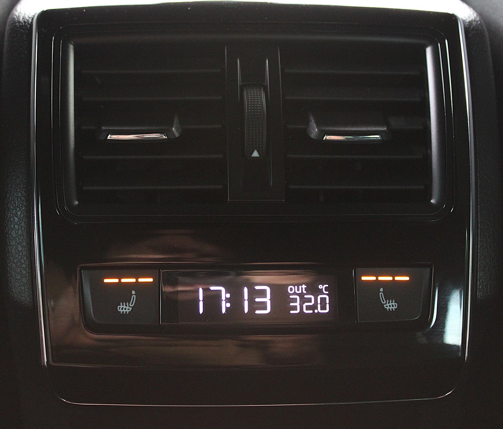 Škoda Superb Combi 2,0 TDI MATRIX VIRTUAL RADAR temp, fotografija 15