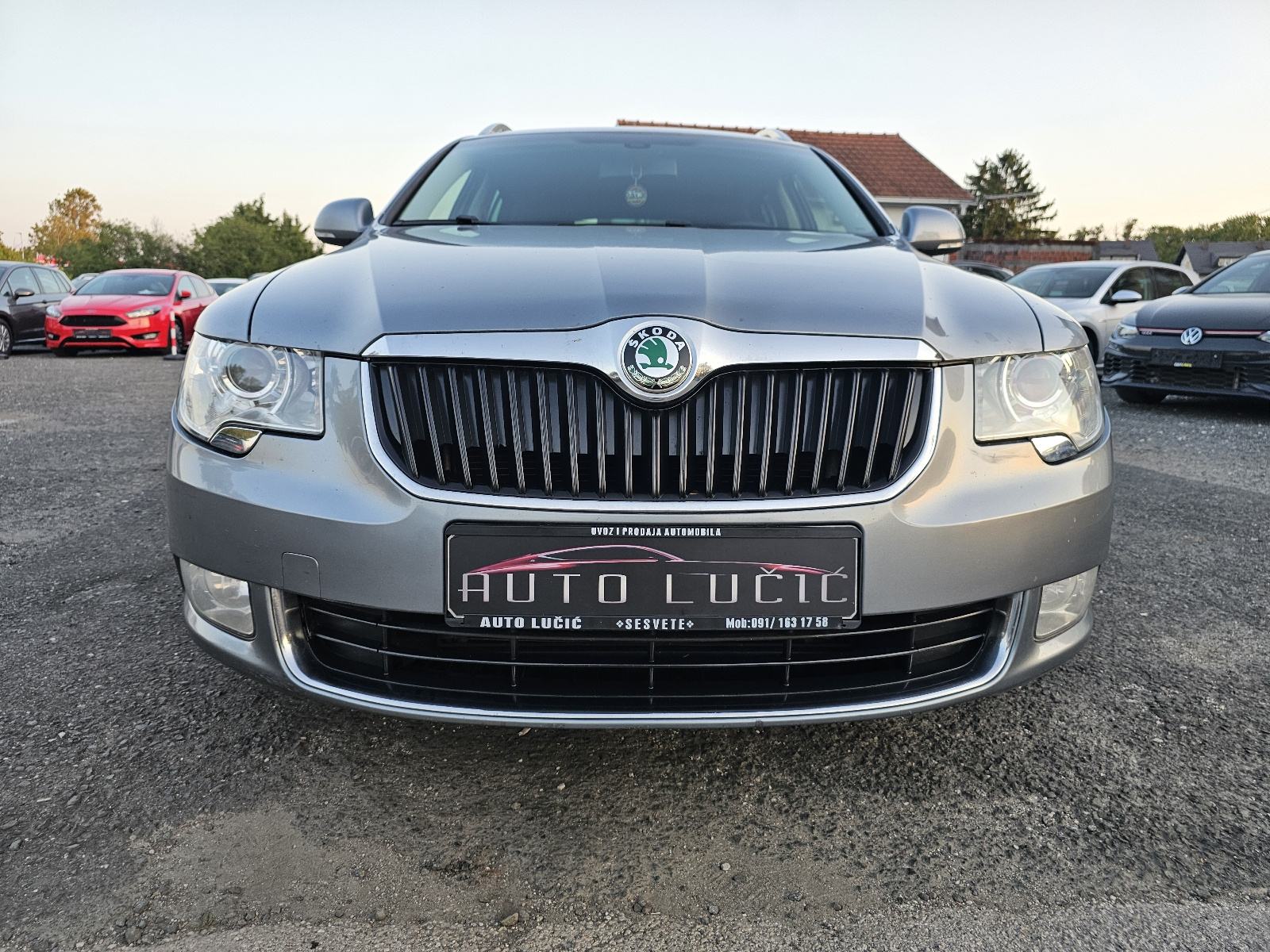 Škoda Superb Combi 2,0 TDI ***NAVIGACIJA***ODLIČNO.STANJE***6-BRZINA**, fotografija 2