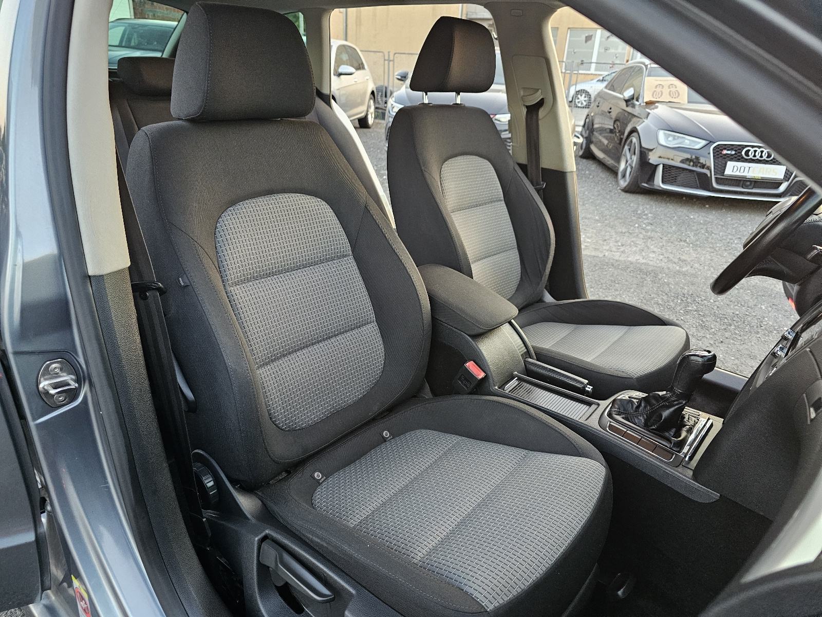 Škoda Superb Combi 2,0 TDI ***NAVIGACIJA***ODLIČNO.STANJE***6-BRZINA**, fotografija 13