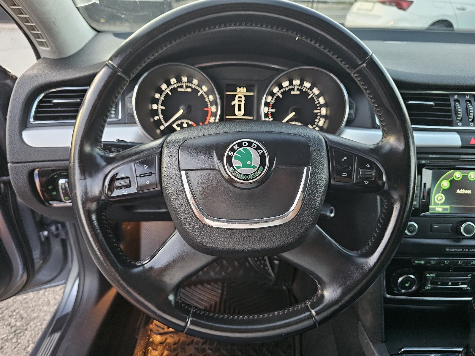 Škoda Superb Combi 2,0 TDI ***NAVIGACIJA***ODLIČNO.STANJE***6-BRZINA**, fotografija 18