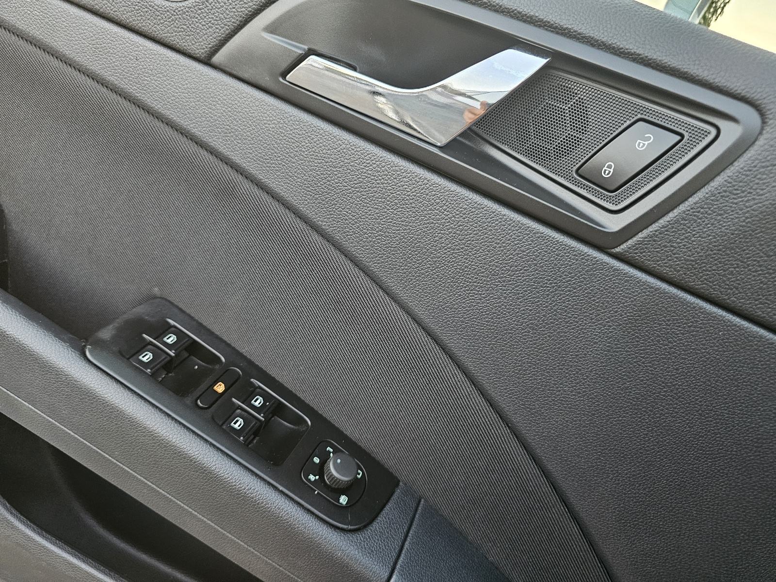 Škoda Superb Combi 2,0 TDI ***NAVIGACIJA***ODLIČNO.STANJE***6-BRZINA**, fotografija 19