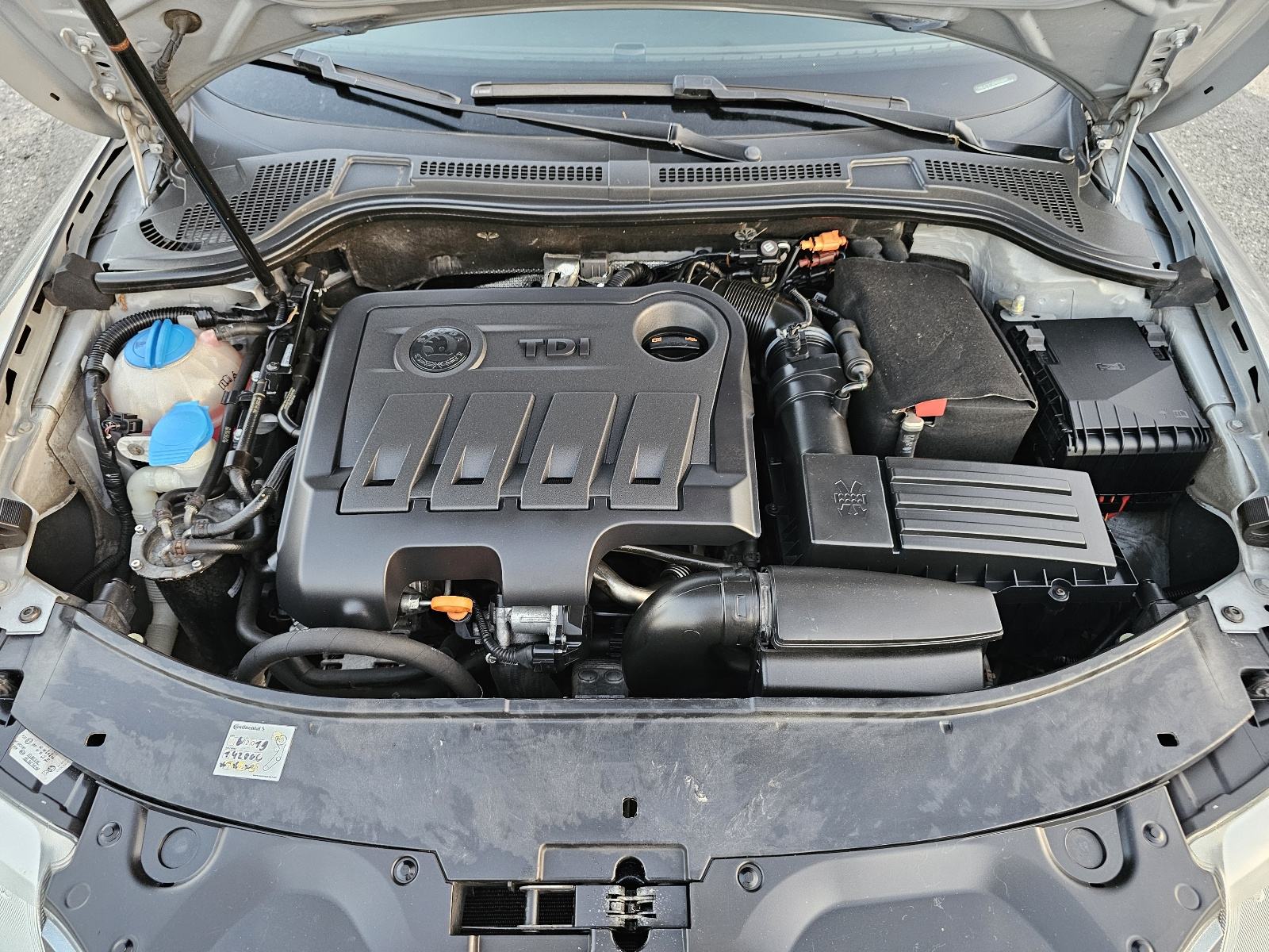 Škoda Superb Combi 2,0 TDI ***NAVIGACIJA***ODLIČNO.STANJE***6-BRZINA**, fotografija 20