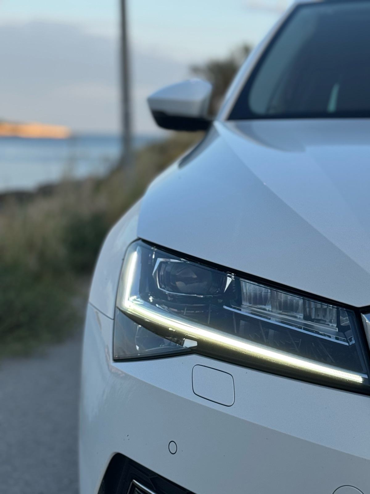 Škoda Superb Combi 2,0 TDI Premium Edition, fotografija 5