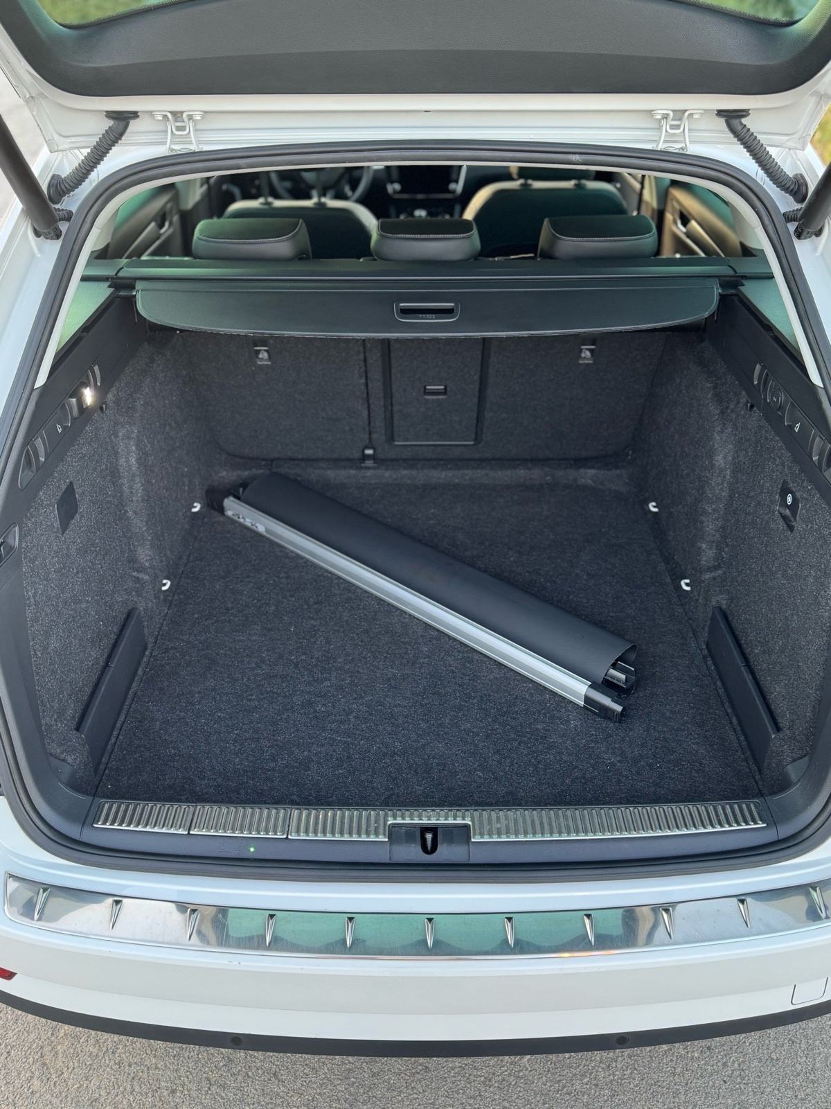 Škoda Superb Combi 2,0 TDI Premium Edition, fotografija 7
