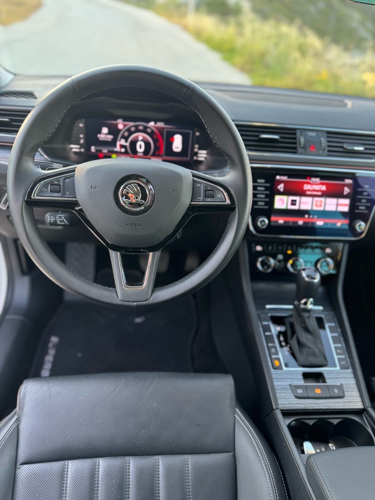 Škoda Superb Combi 2,0 TDI Premium Edition, fotografija 13